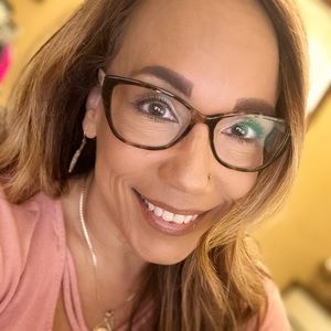 Meet your Posher, Jeanette